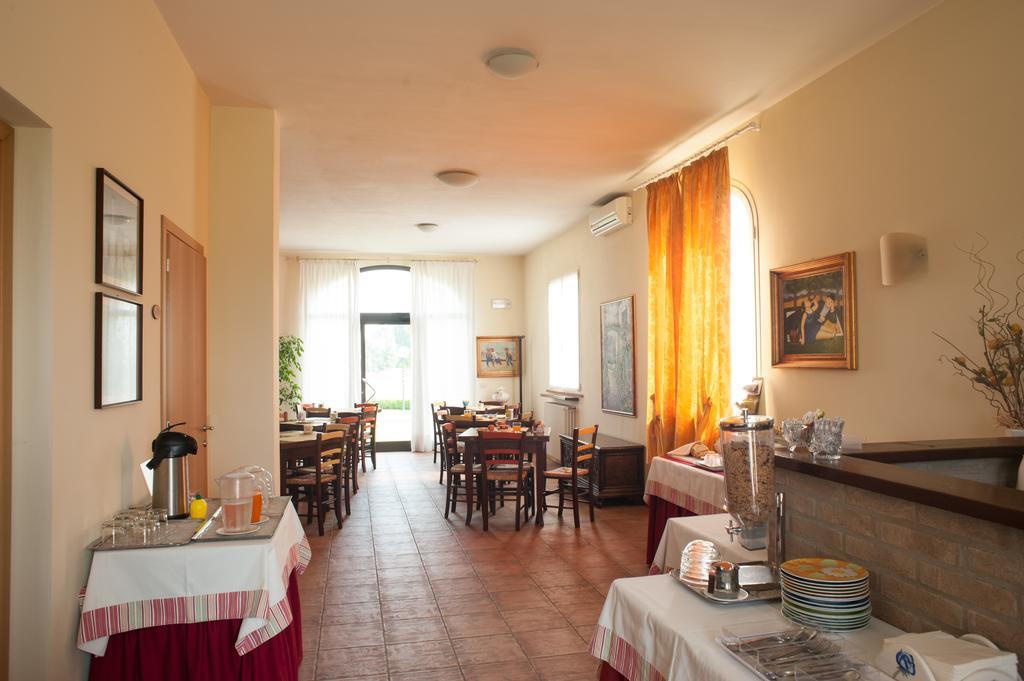 Gasthaus Agriturismo Il Mondo Parma Exterior foto