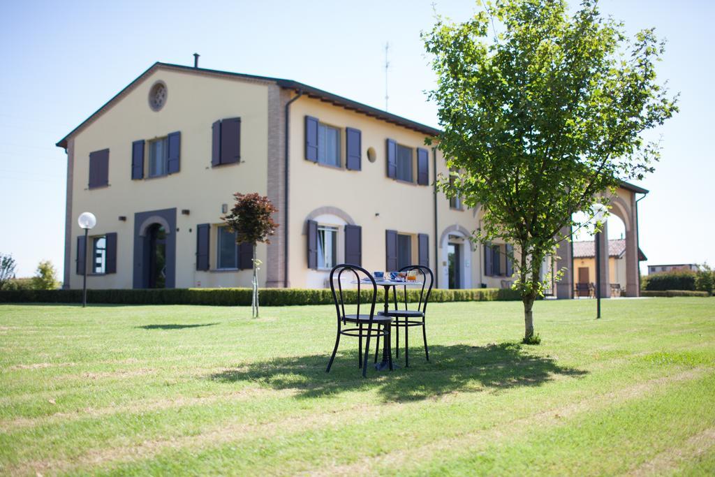 Gasthaus Agriturismo Il Mondo Parma Exterior foto
