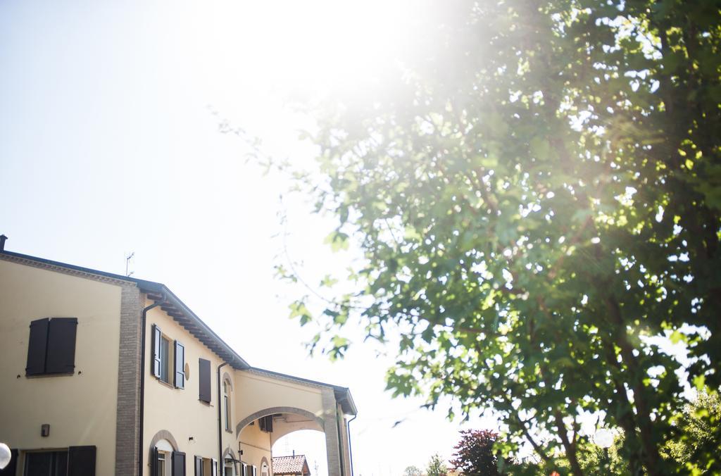 Gasthaus Agriturismo Il Mondo Parma Exterior foto
