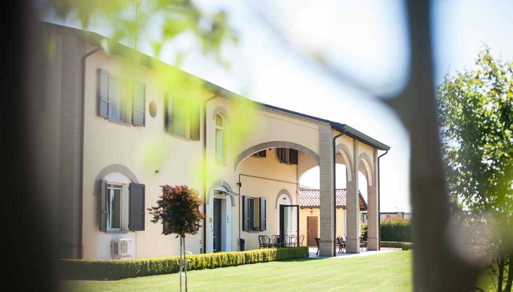 Gasthaus Agriturismo Il Mondo Parma Exterior foto